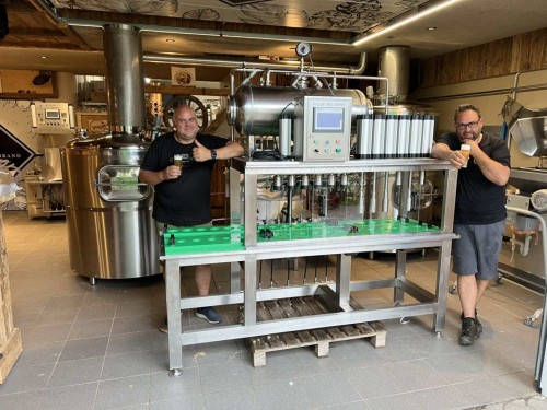 Bottle filler & capper machine in Italy